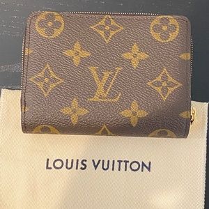 *AUTHENTIC* LOUIS VUITTON LOU WALLET *NEW*
